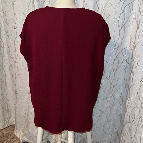 Hi-Lo blouse. Maroon. - Picture 2 of 7
